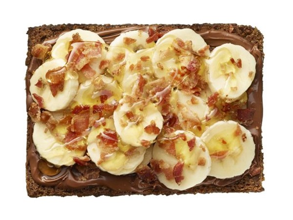 Chocolate-hazelnut with bananas and bacon toast