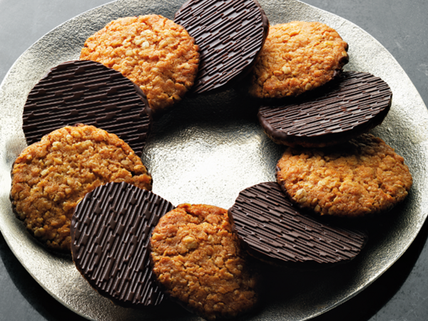 Chocolate hobnobs