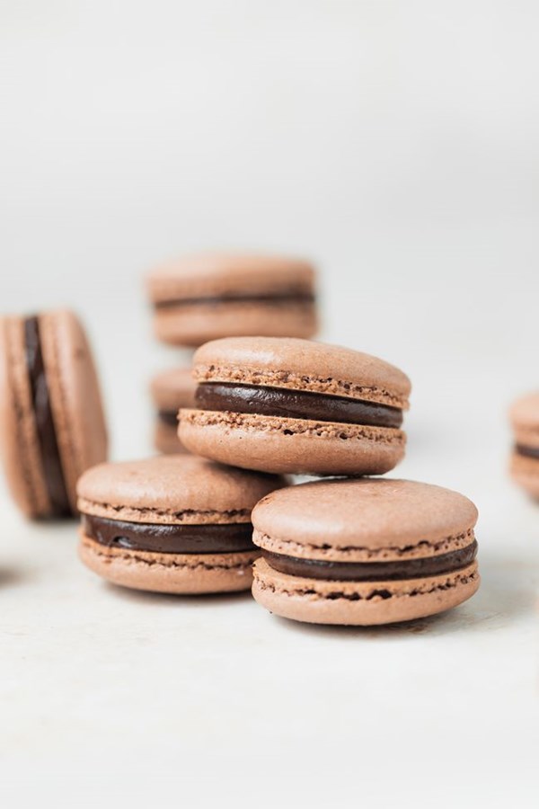 Chocolate macarons