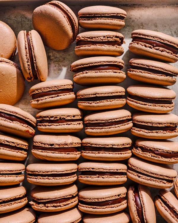 Chocolate macarons