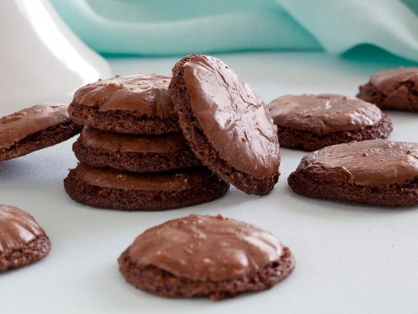 Chocolate macaroons