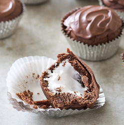 Chocolate 'mallo cookie cups