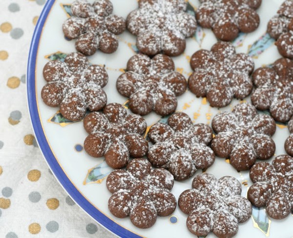 Chocolate malted spritz cookies 
