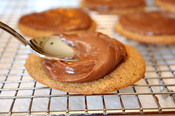Chocolate-maple cookies