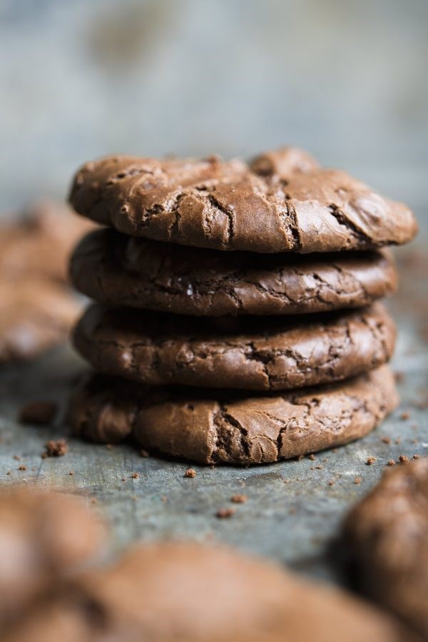 Chocolate meringue cookies