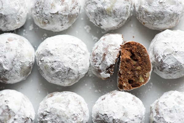 Chocolate Mexican wedding cookies
