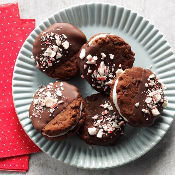 Chocolate-mint dream sandwich cookies