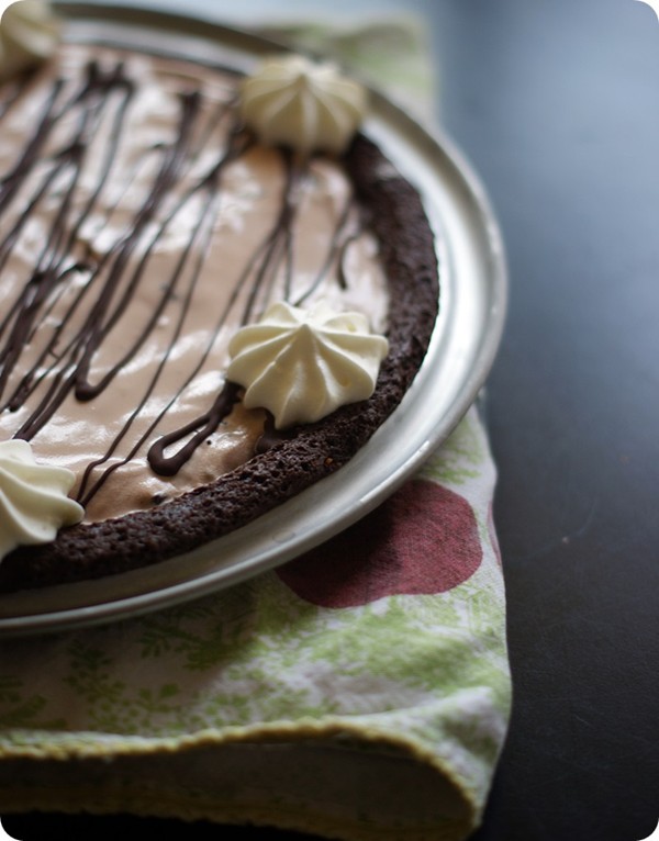 Chocolate mint ice cream pie