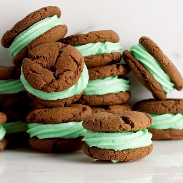 Chocolate mint sandwich cookies