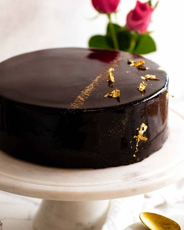 Chocolate mirror glaze