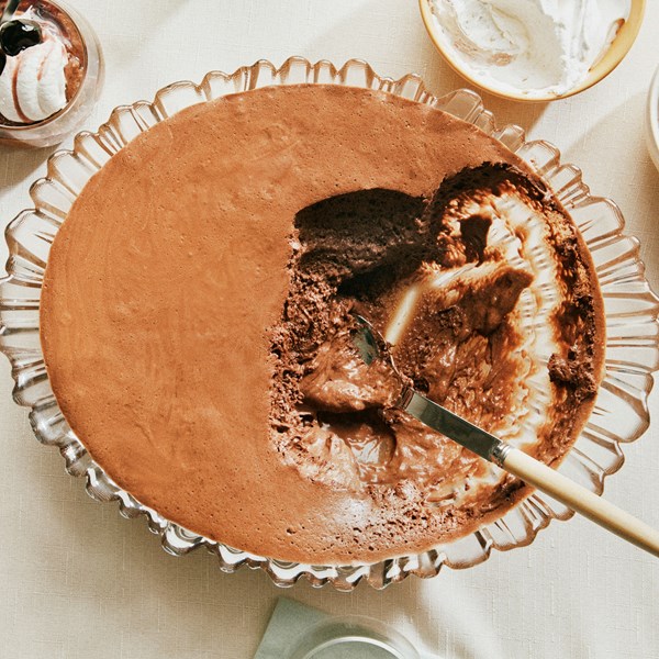 Chocolate mousse for a party (Mousse à la volonté)