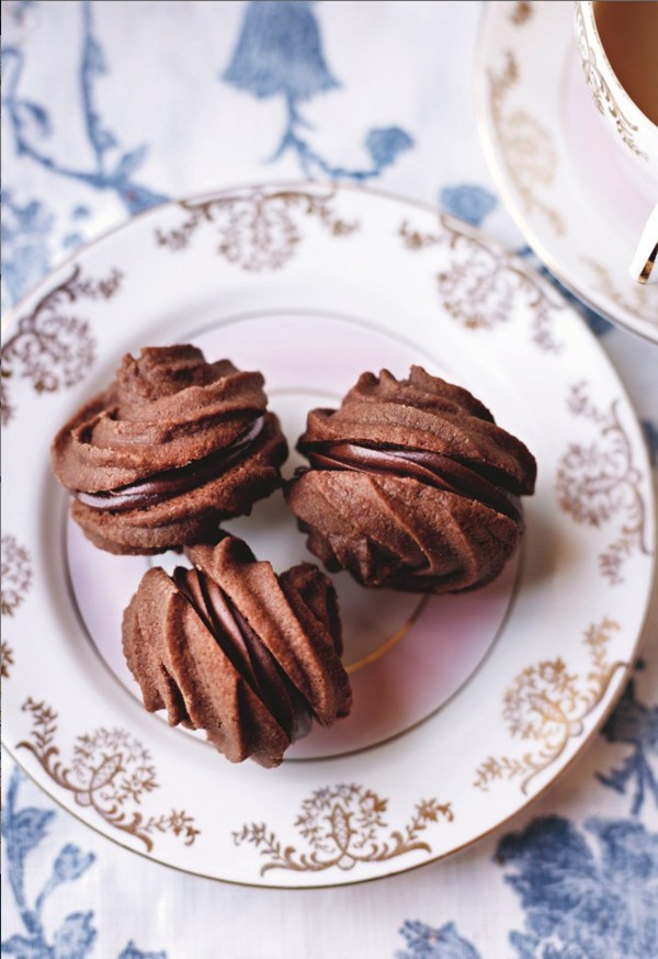 Chocolate mousse melting moments