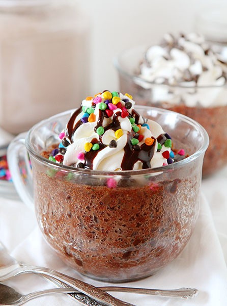 Chocolate mug cake (in 1 minute)