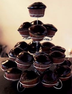 Chocolate nutmeg cupcakes & glossy coffee frosting