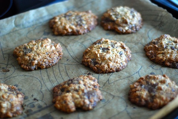 Chocolate oatmeal coconut cookies