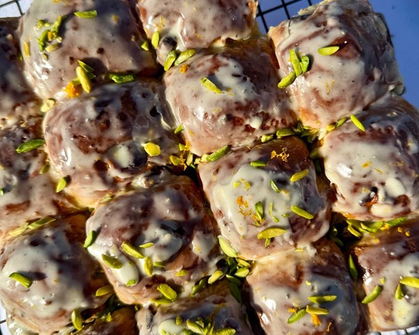 Chocolate, orange and pistachio buns (aka V’s fabulous buns)