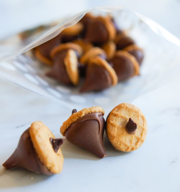 Chocolate peanut butter acorns