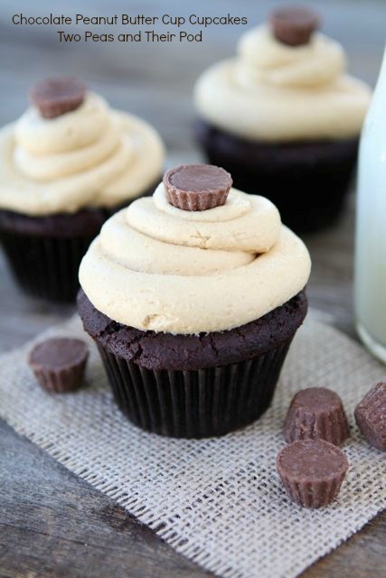 Chocolate peanut butter cup cupcakes