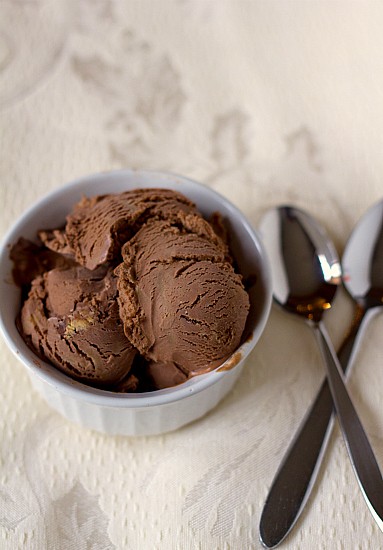 Chocolate peanut butter cup ice cream