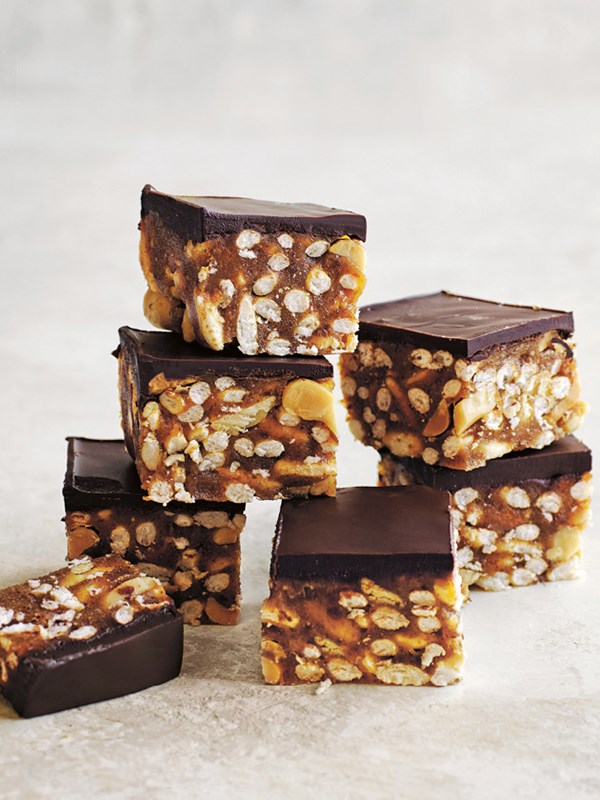 Chocolate peanut slice