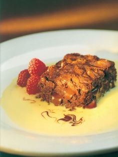 Chocolate-pecan brownie
