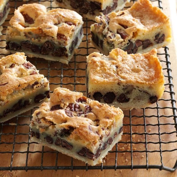 Chocolate pecan pie bars