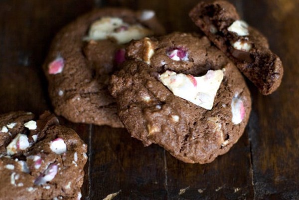 Chocolate peppermint bark cookie