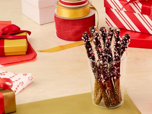 Chocolate-peppermint dipped pretzels 
