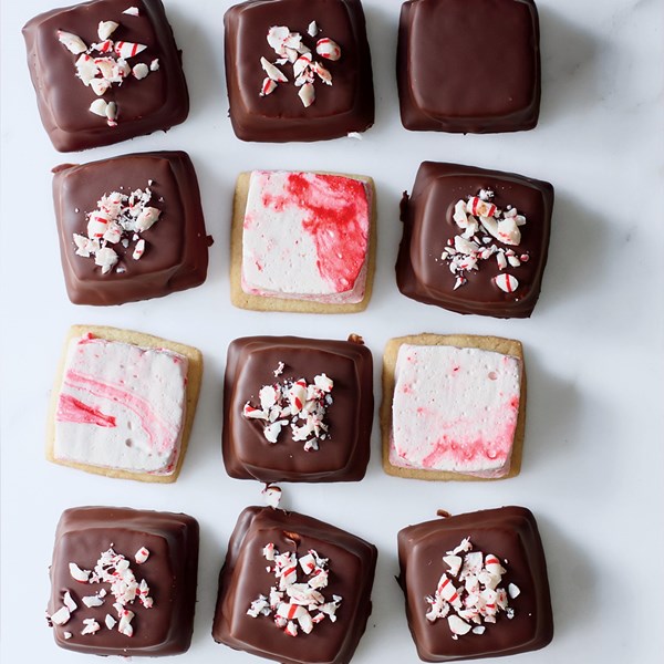Chocolate peppermint marshmallow cookies