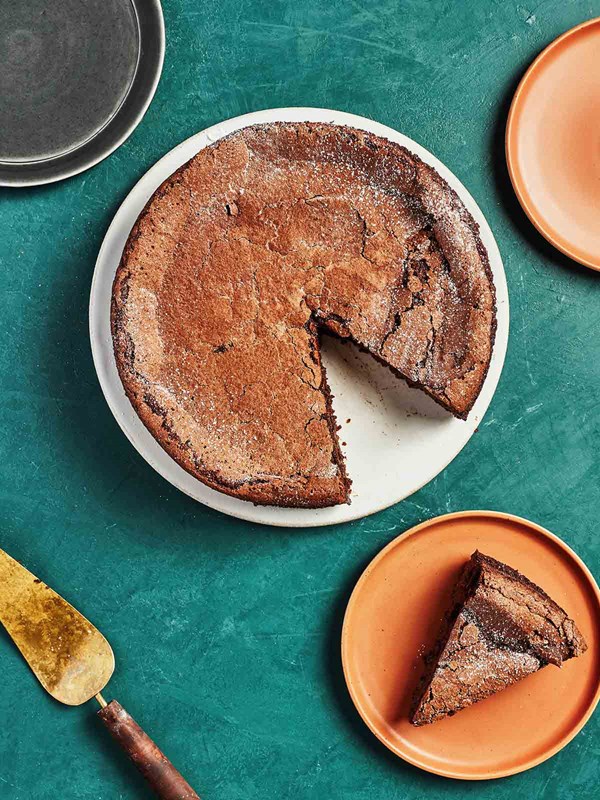 Chocolate polenta pudding cake