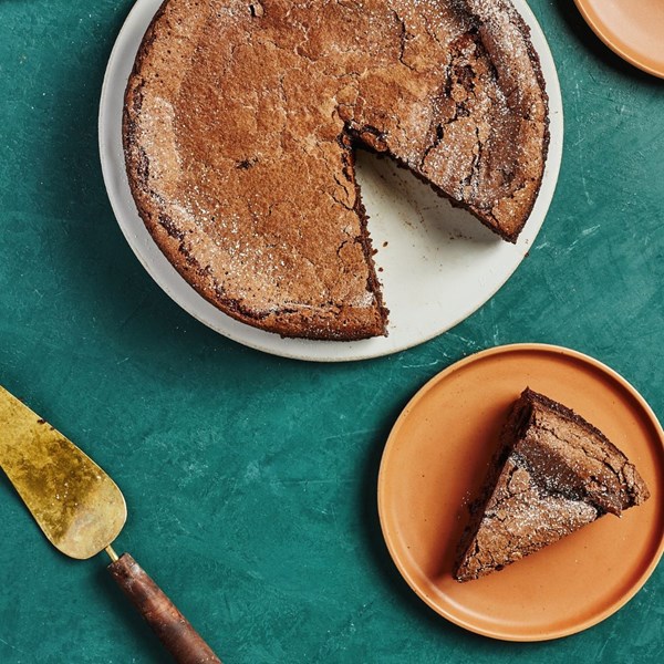 Chocolate polenta pudding cake