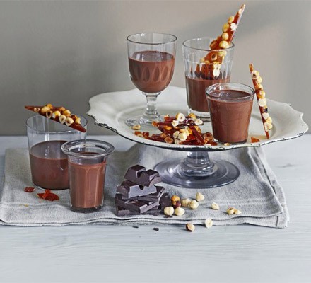 Chocolate pots with hazelnut brittle