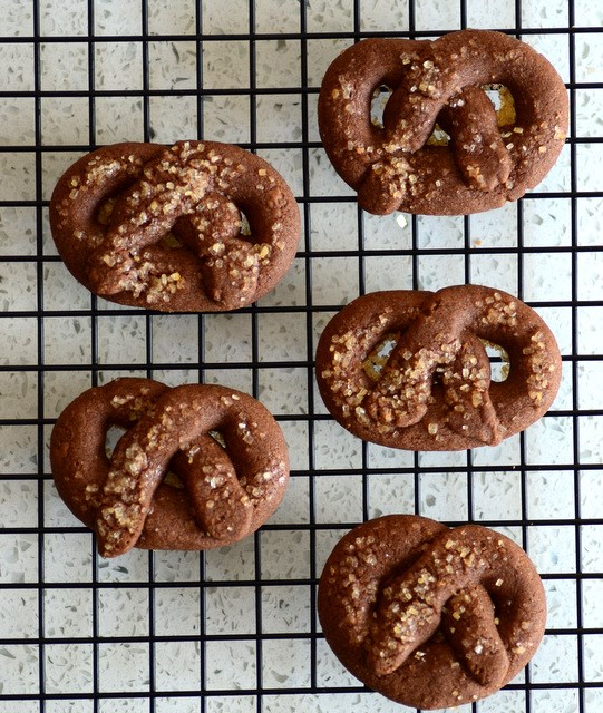 Chocolate pretzel cookies