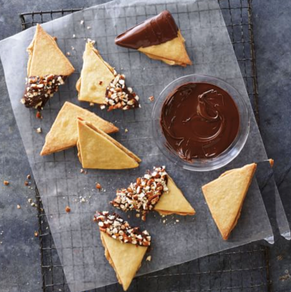 Chocolate pretzel-peanut butter sandwich cookies