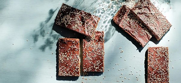 Chocolate quinoa breakfast bars