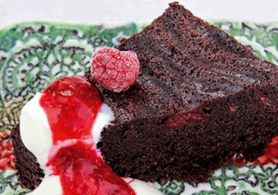 Chocolate raspberry brownie cake