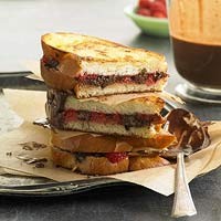Chocolate-raspberry grillers