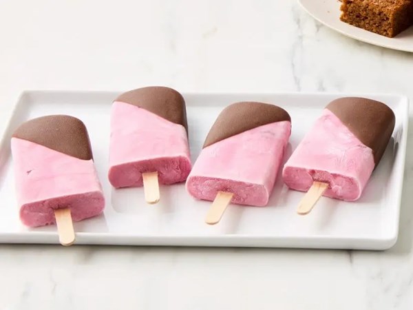 Chocolate-raspberry yogurt pops