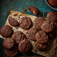 Chocolate rye crackle cookies