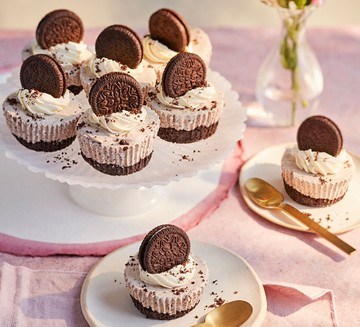 Chocolate sandwich cookie ice cream cupcakes