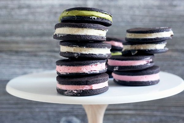 Chocolate sandwich cookies  