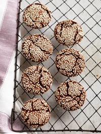 Chocolate-sesame cookies