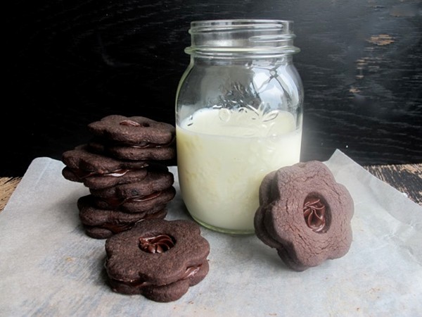 Chocolate shortbread sandwich cookies