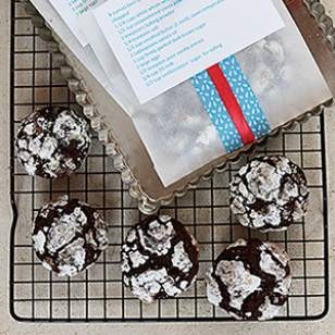 Chocolate snowcap cookies