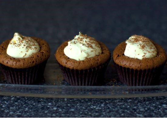 Chocolate soufflé cupcakes with mint cream