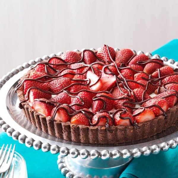 Chocolate-strawberry cream cheese tart
