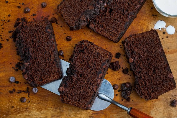 Chocolate streusel poundcake