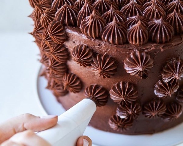 Chocolate Swiss meringue buttercream