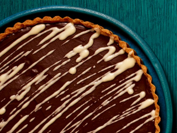 Chocolate tart with rum glaze