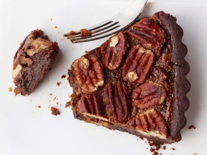 Chocolate-toffee pecan tart